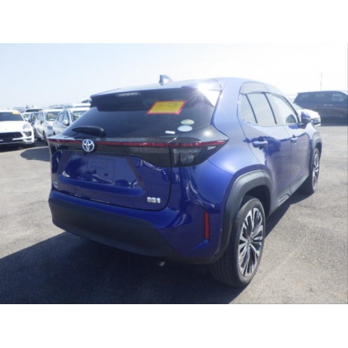 blue_yaris_cross_3