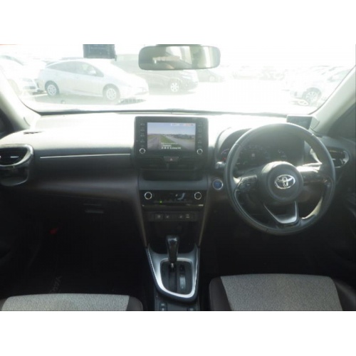 blue_yaris_cross_6
